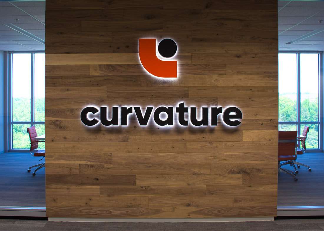 curvature公司前臺背發(fā)光字logo背景墻(圖1)